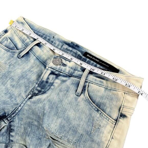 Black Orchid Women's Distressed Denim Shorts Size 24 - Picture 3 of 6